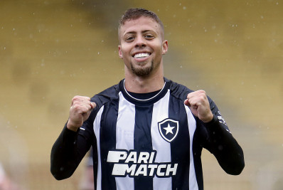 Lucas Fernandes desperta interesse de outros clubes, mas Botafogo tem prioridade na compra