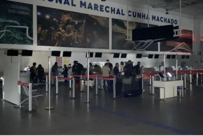 Temporal alaga parte do saguão e deixa sem luz Aeroporto de São Luís, dizem passageiros