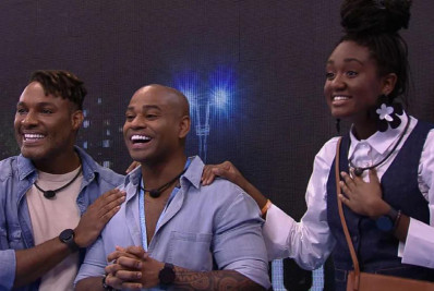 Cachorrinho Rocco rouba a cena durante Presente do Anjo Cezar Black