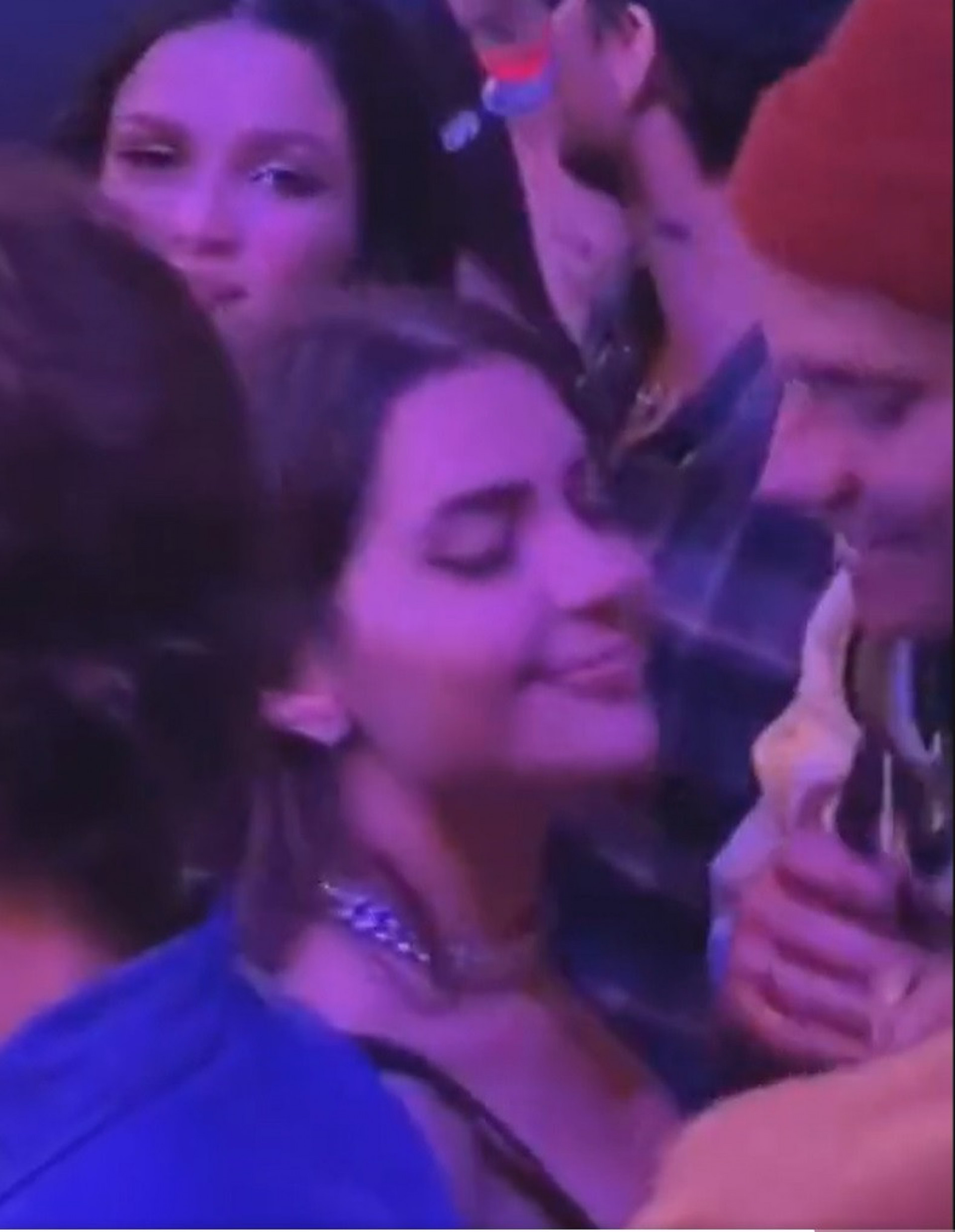 Jade Picon e André Lamoglia dançam coladinhos em festa do Rio - Reprodução de video / Quem