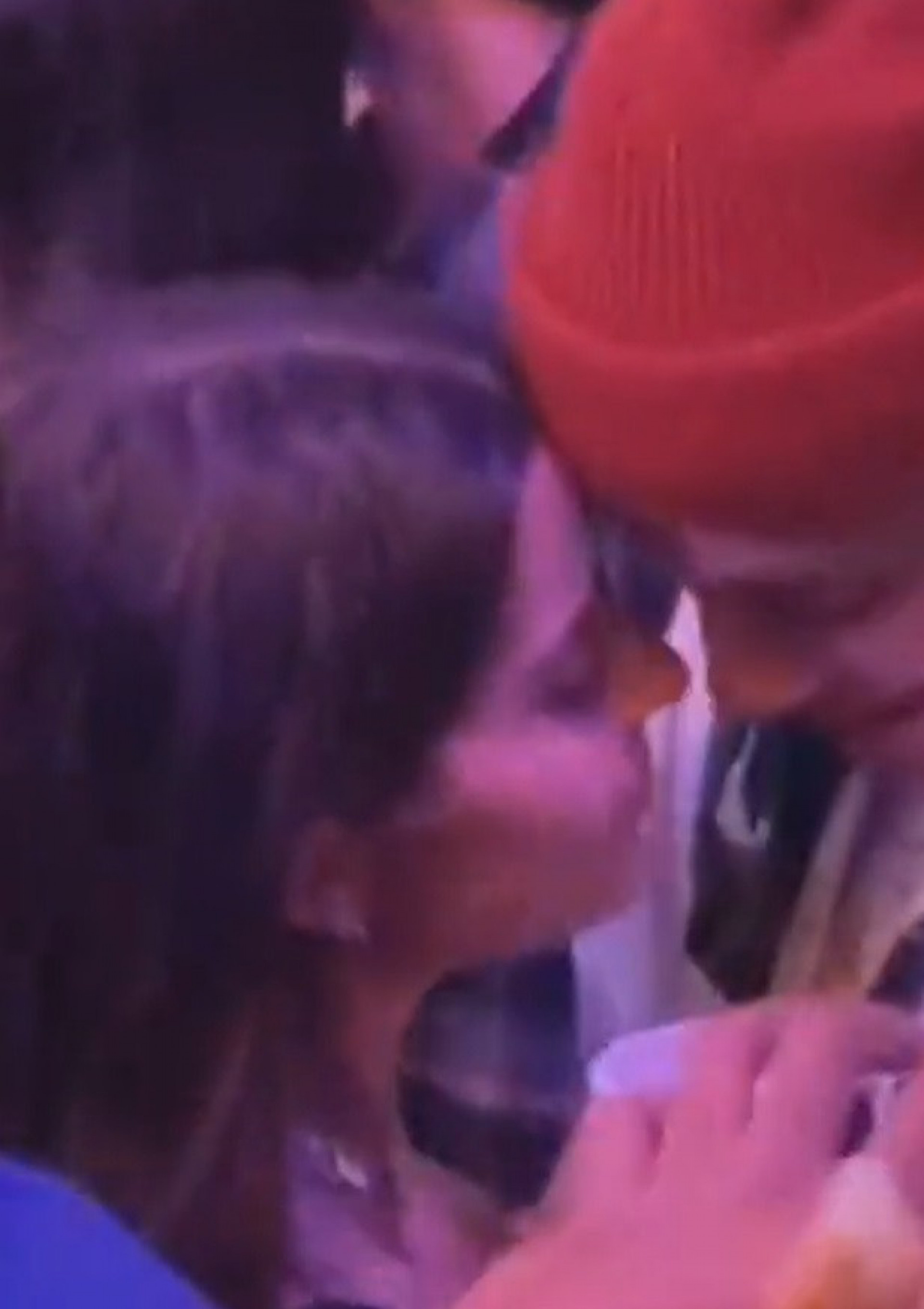 Jade Picon e André Lamoglia dançam coladinhos em festa do Rio - Reprodução de video / Quem