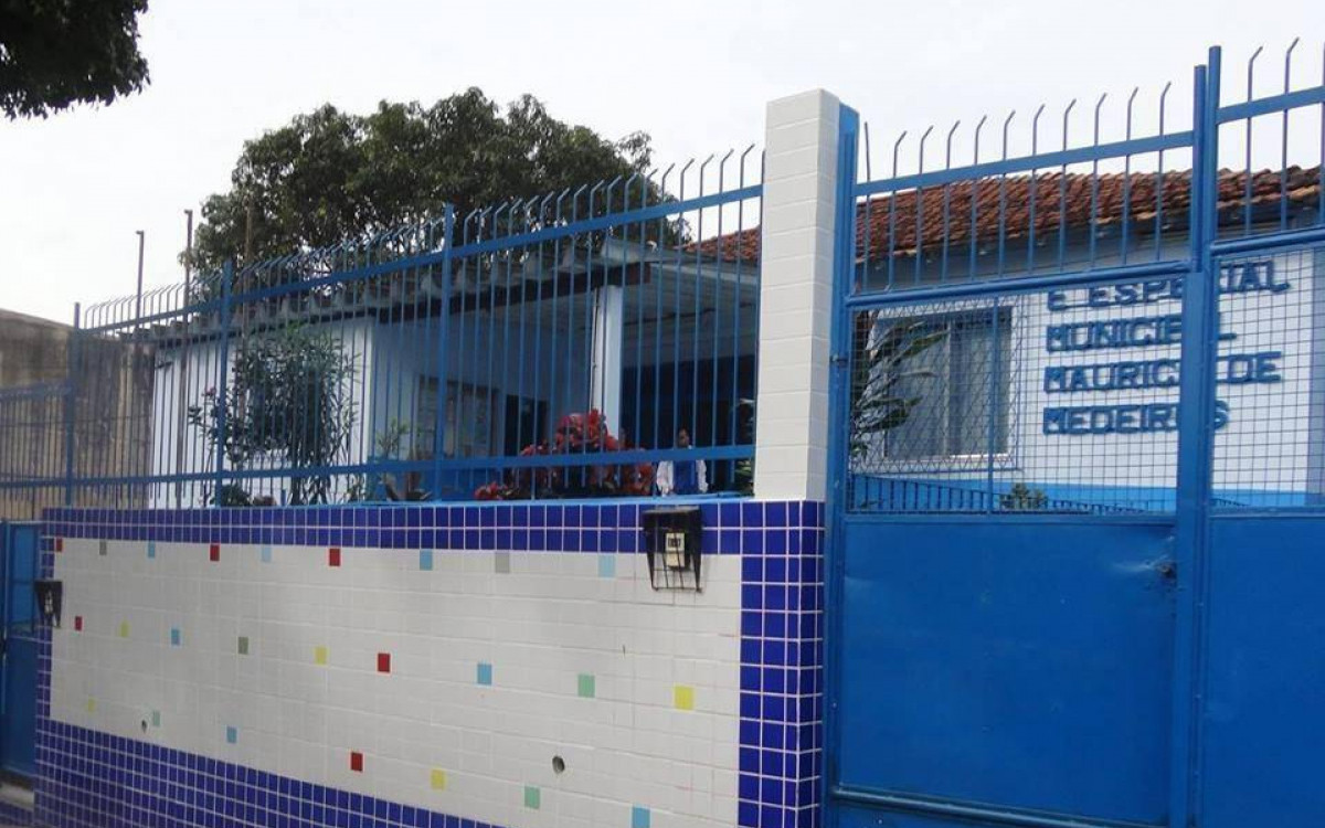 Segundo a Secretaria Municipal de Educa&ccedil;&atilde;o foi feita uma conten&ccedil;&atilde;o do muro