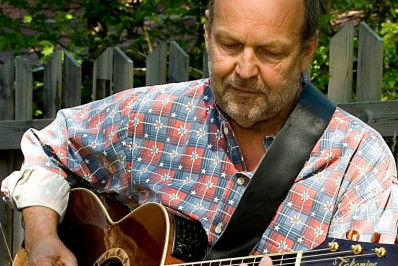 Lasse Wellander, guitarrista do ABBA, morre aos 70 anos