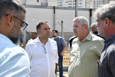 Axel Grael e Rodrigo Neves vistoriam obras de projeto na Mem de Sá