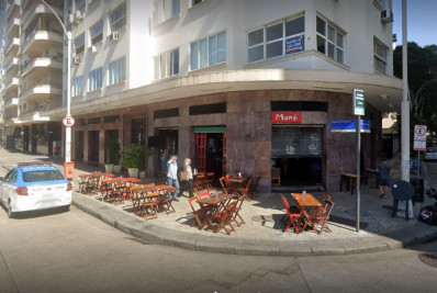 Suspeita de chamar mulher de 'macaca suja' em bar no Flamengo é solta