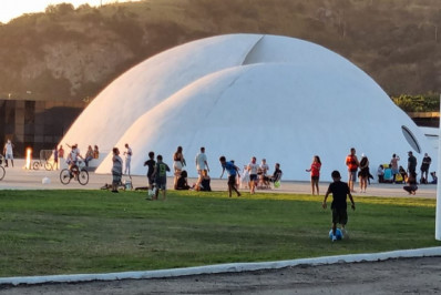 Caminho Niemeyer foi uma boa opção de lazer para o feriado em Niterói