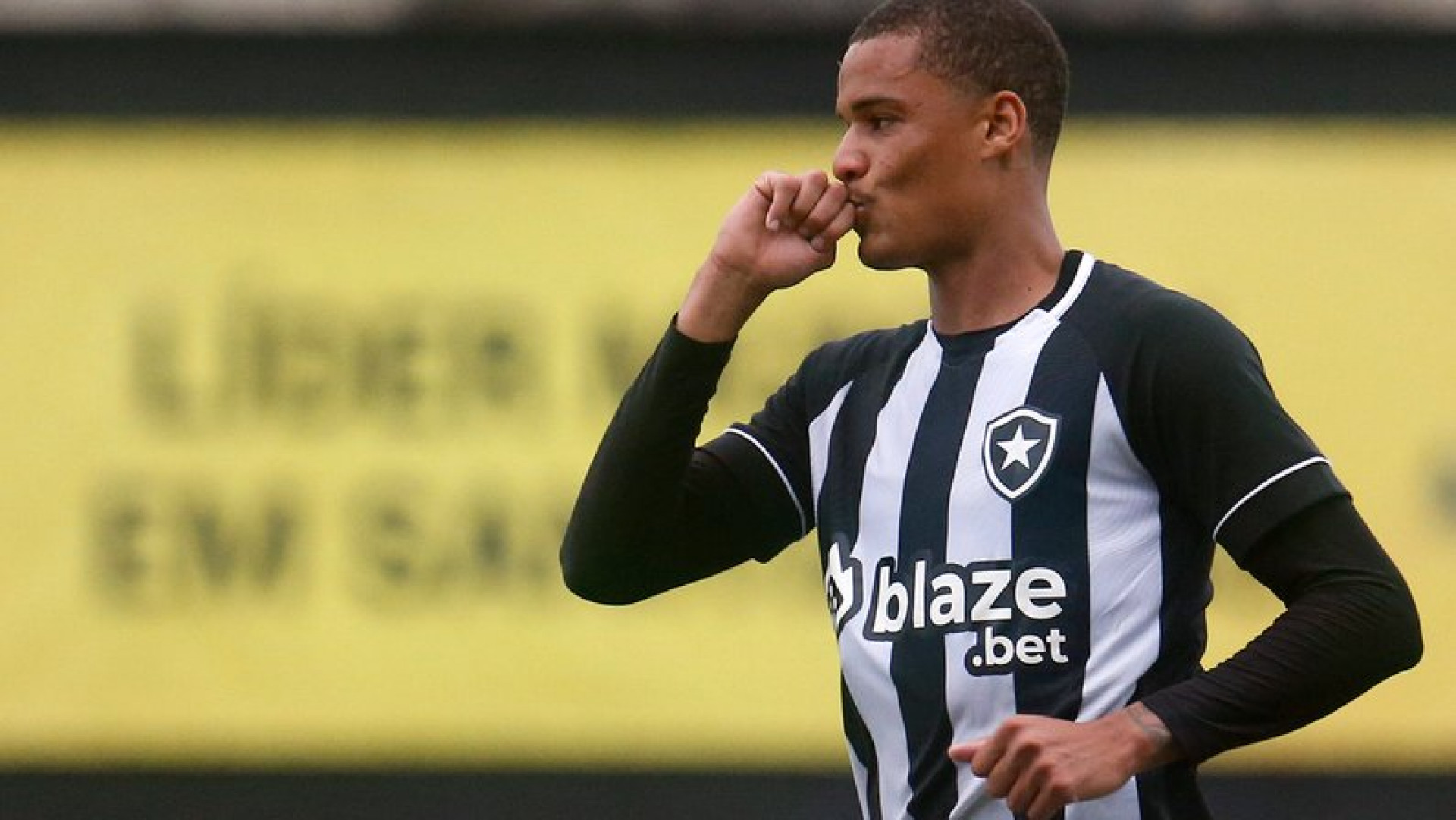 Janderson renovou com o Botafogo até 2025 - Vitor Silva/Botafogo F.R.