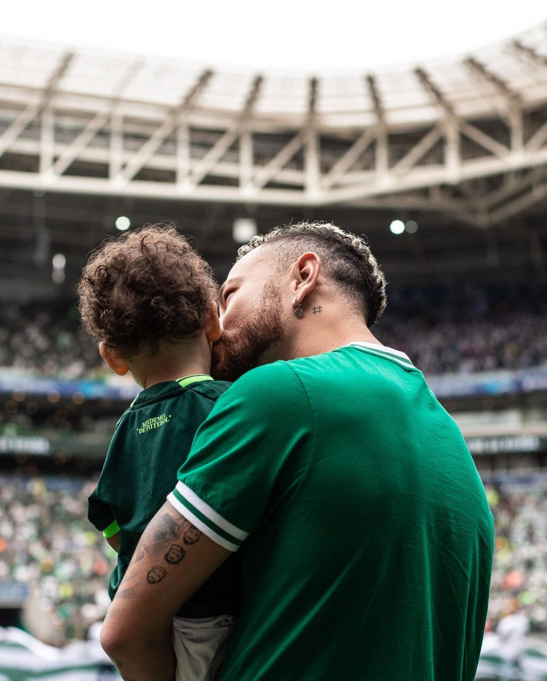 Fred Bruno celebrou a vitória do Palmeiras no Campeonato Paulista com o filho, Cris - Reprodução/Instagram/Marco Galvão