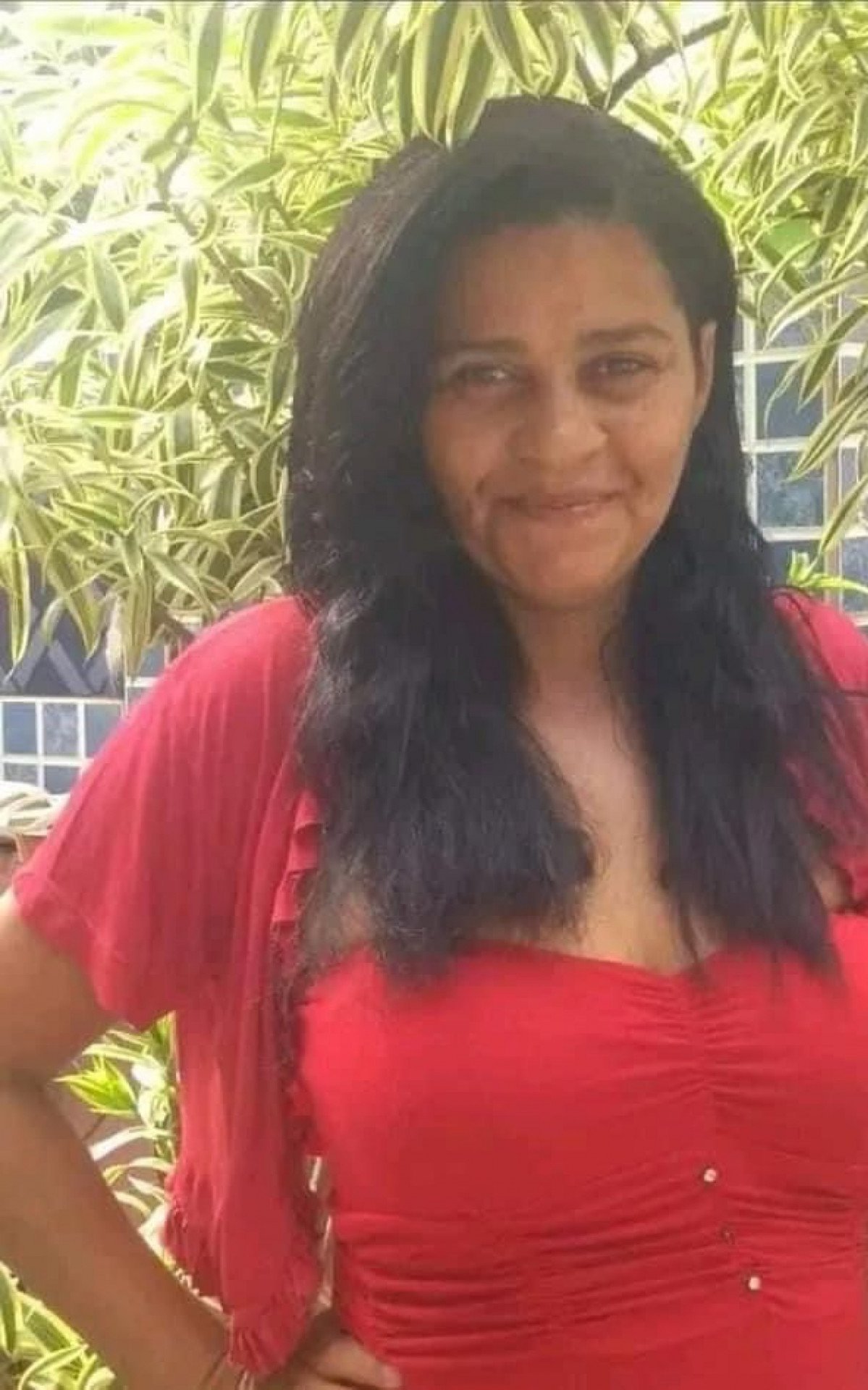 Adriana Estevam, de 42 anos, est&aacute; desaparecida desde janeiro deste ano quando saiu de casa para uma entrevista de emprego - Reprodução