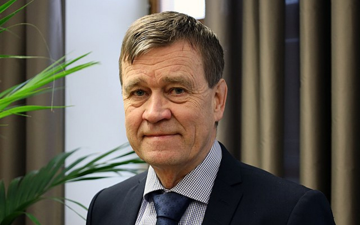 Secretário permanente do Ministério da Defesa da Finlândia, general Esa Pulkkinen