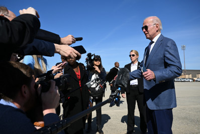 Biden sobe o tom em crítica a prisão de jornalista americano na Rússia: 'Muda a dinâmica'