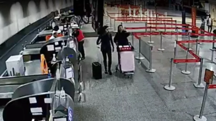 Juiz condena quadrilha que trocou malas em Guarulhos de brasileiras presas na Alemanha