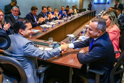 Ação de ministra de Lula para se desfiliar do União é assinada por ex-advogado de... Bolsonaro