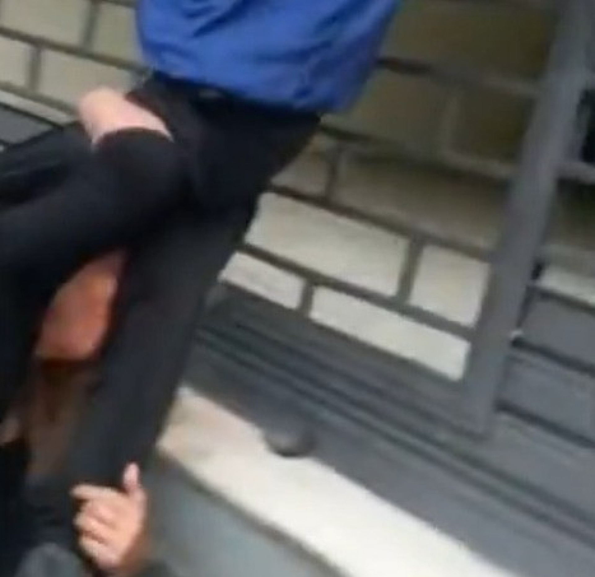 Sandra Mathias foi flagrada mordendo uma das entregadoras em São Conrado - Reprodução