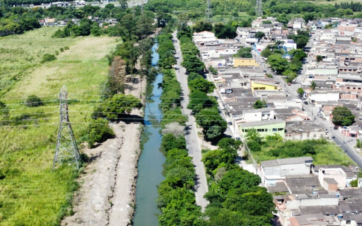 Canal S&atilde;o Fernando, em Santa Cruz - Divulga&ccedil;&atilde;o / Funda&ccedil;&atilde;o Rio-&Aacute;guas