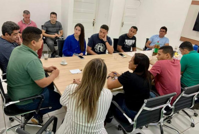 Desenvolvimento do comércio é discutido entre prefeito e representantes do setor
