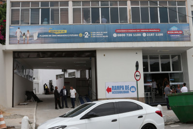 Corpo de cantora Cynara, do Quarteto em Cy, é enterrado em Botafogo