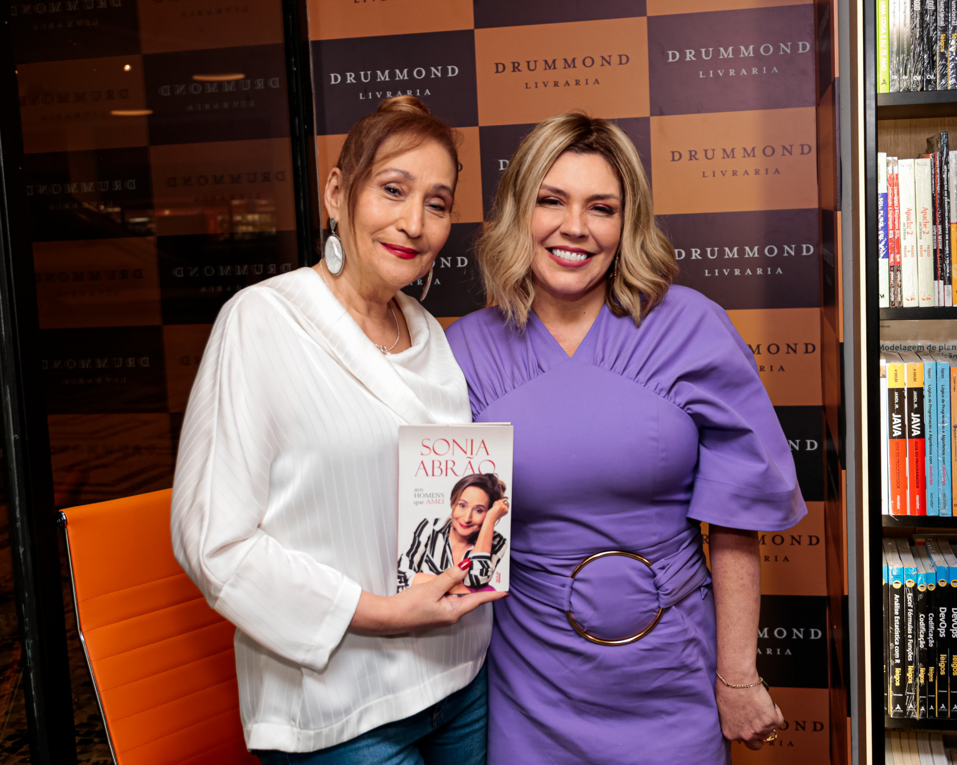 Sonia Abrão e Simony - Van Campos / Agnews