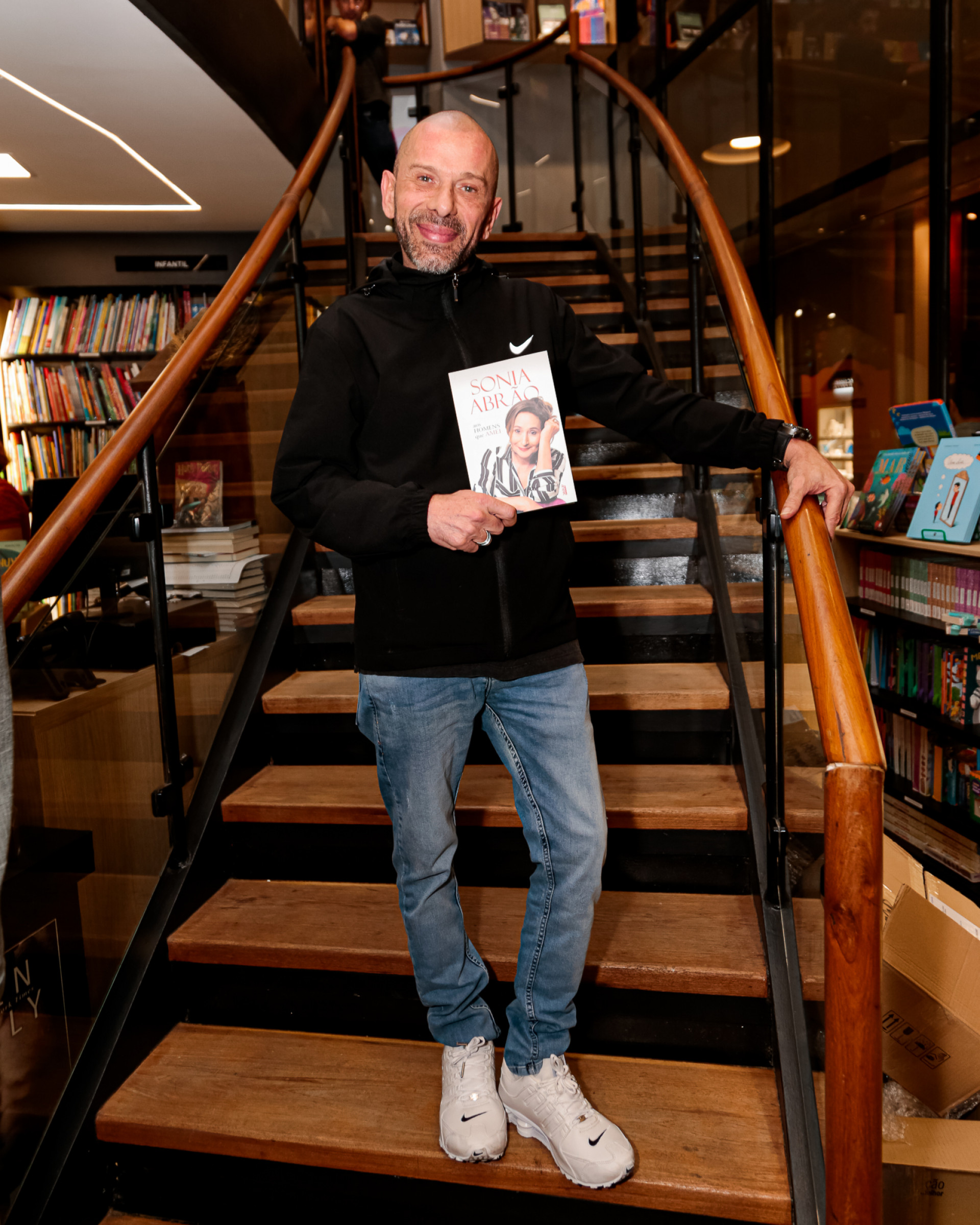 O cantor Rafael Ilha - Van Campos / Agnews