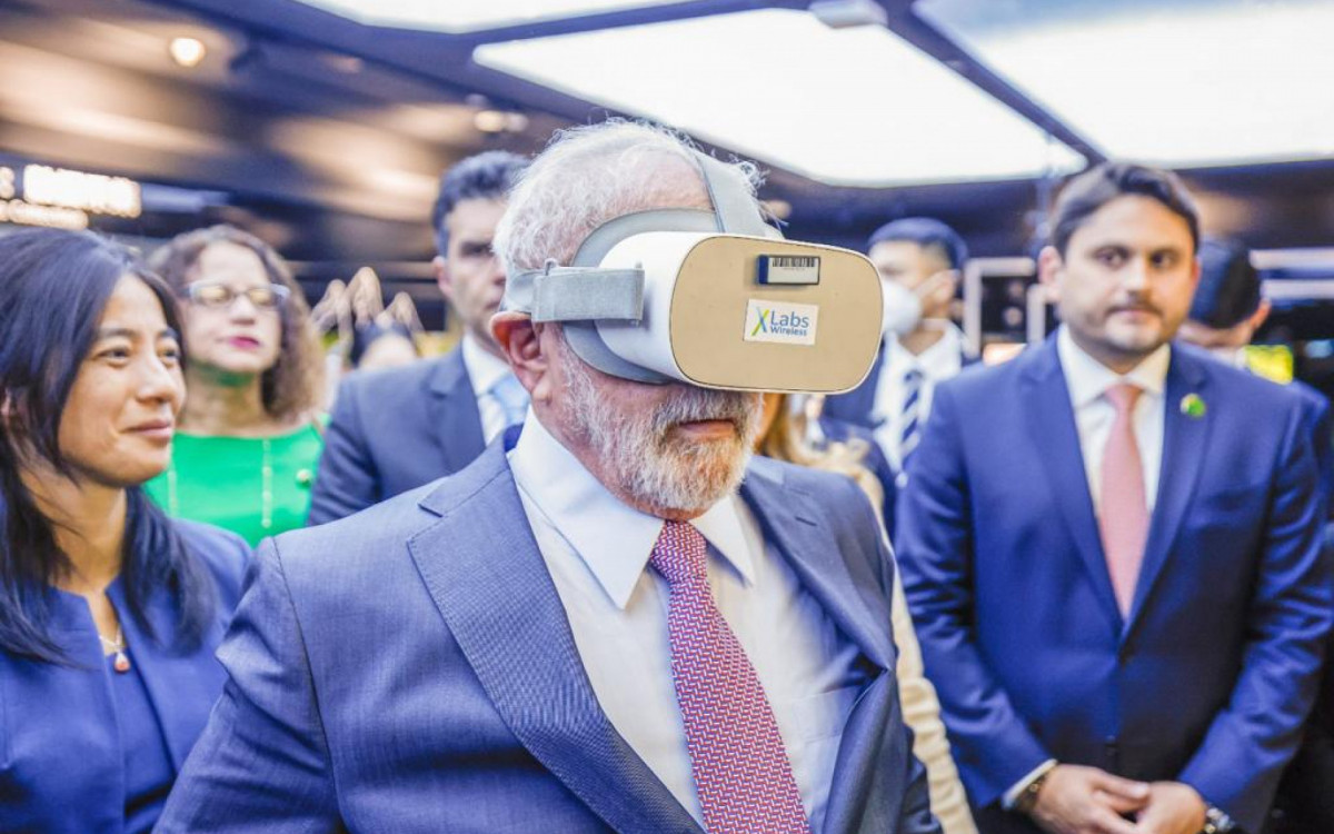 Lula e a sua comitiva participa de uma reunião com representantes da montadora elétrica chinesa - Ricardo Stuckert