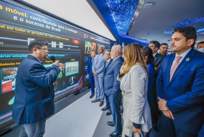 Lula visita Huawei na China e é recebido com música 'Garota de Ipanema'