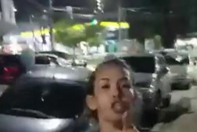 Vídeo: mulher xinga motorista de aplicativo de 'negro safado' durante discussão na Zona Norte