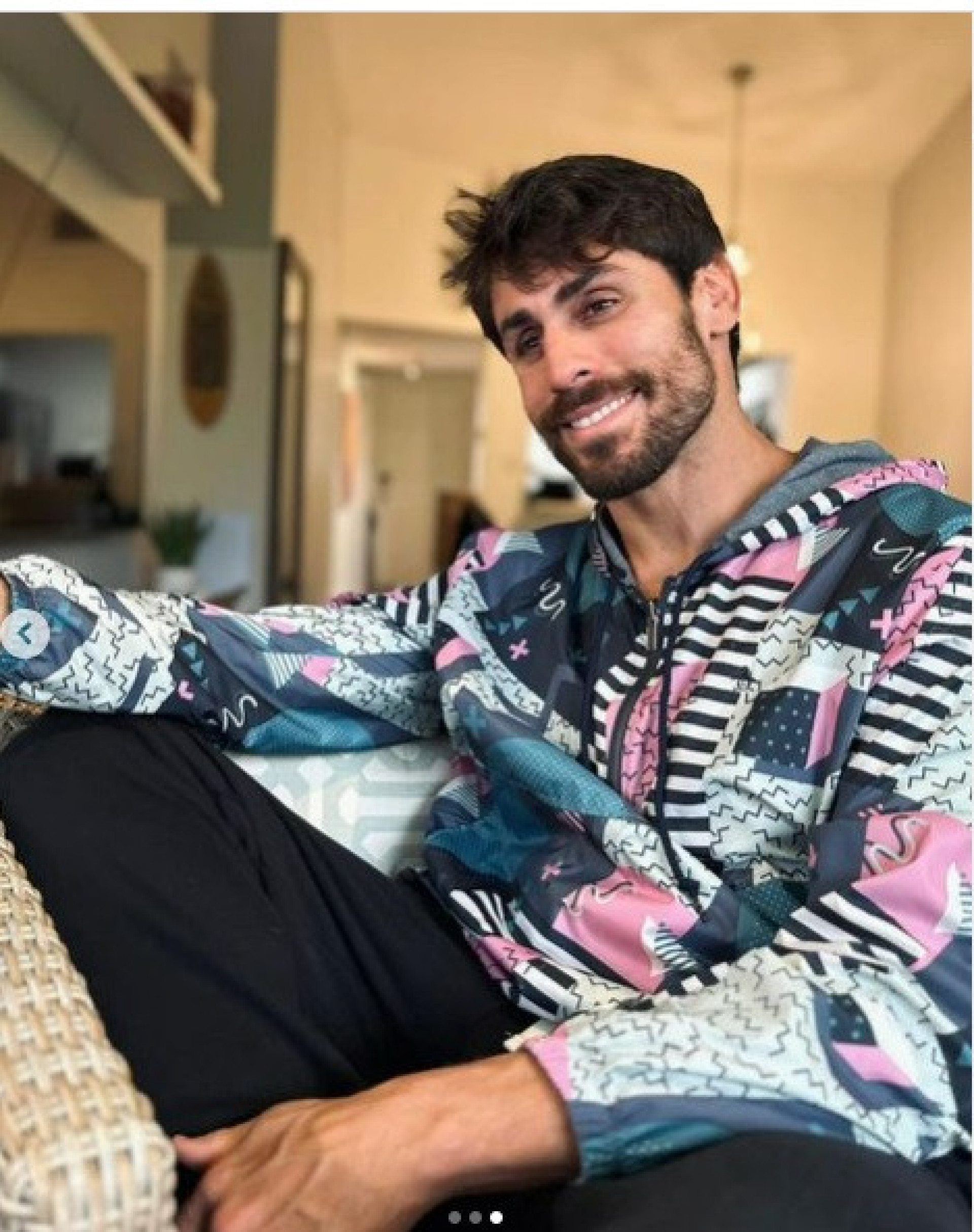 Antonio Cara de Sapato posa para fotos em sua casa  - Reprodução do Instagram