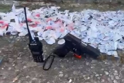 Homem é preso com pistola e drogas na Chatuba de Mesquita