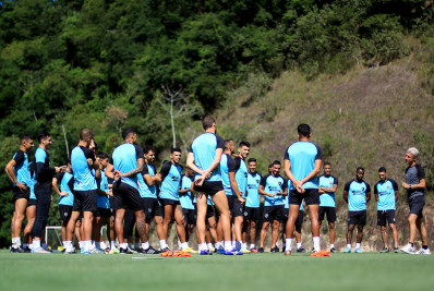Com desfalques e possíveis estreias, Botafogo divulga relacionados para duelo com o São Paulo