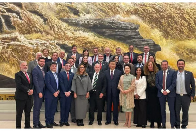 Lula leva Stédile para comitiva na China depois de líder do MST pregar invasões