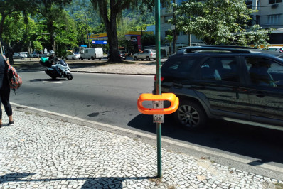 Cerca de 500 lixeiras são furtadas ou vandalizadas por mês no Rio, aponta Comlurb