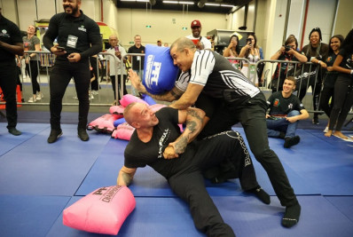 Pillow Fight estreia no Arnold South America com lutadores de MMA em ação