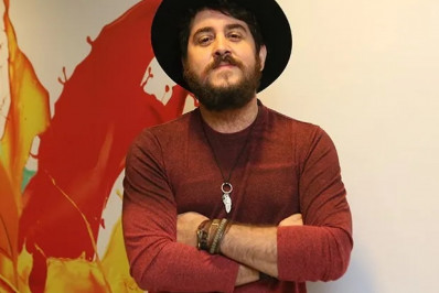 Vocalista da Suricato anuncia saída da banda: 'Não há assentos para a música que faço'