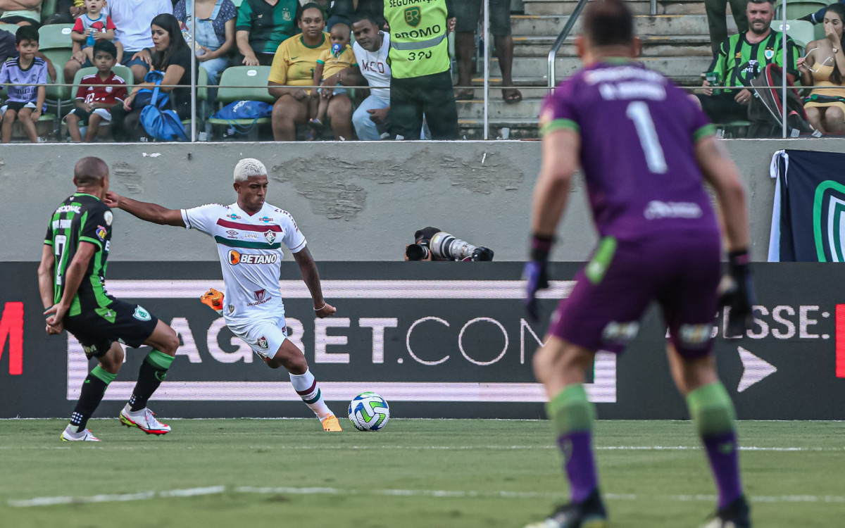 Trio Cano, Lelê E John Kennedy Brilha E Fluminense Vence O América-MG ...