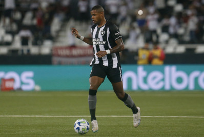 Botafogo: Júnior Santos lidera o Brasileirão em dribles certos e começa a superar desconfiança inicial da torcida