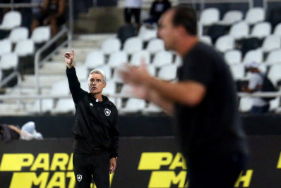Luís Castro defende atuações do Botafogo com base em retrospecto recente