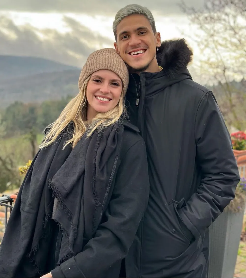 Mulher do atacante Pedro, do Flamengo, &eacute; s&oacute;cia de empresa de aluguel de im&oacute;veis no RS