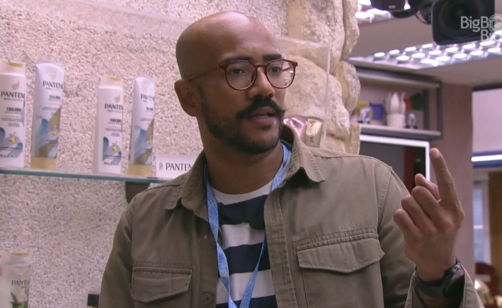 Em conversa com Sarah, Ricardo revela medo de não ter ido ao paredão recentemente - Reprodução de vídeo / TV Globo