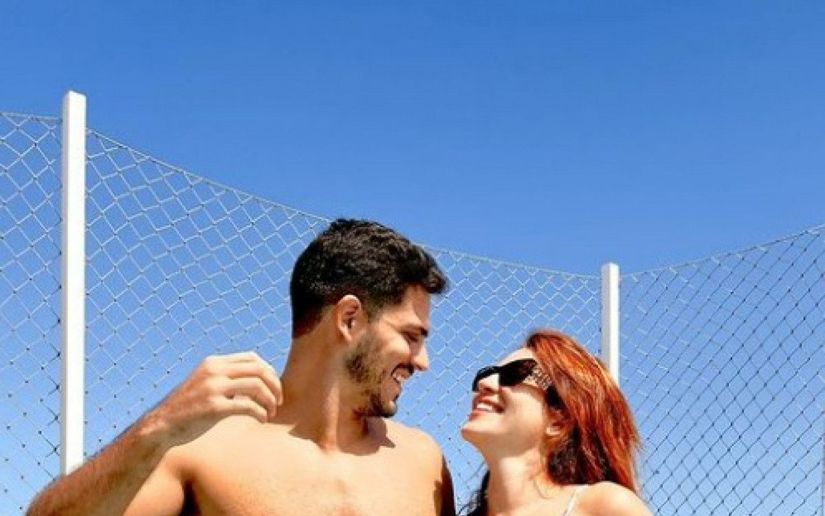 Ana Clara compartilha fotos com o namorado nas redes sociais