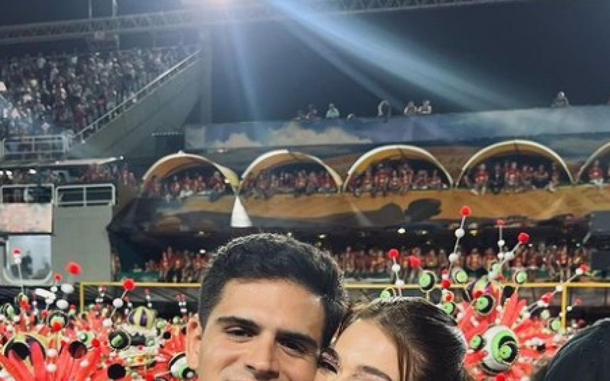 Ana Clara compartilha fotos com o namorado nas redes sociais