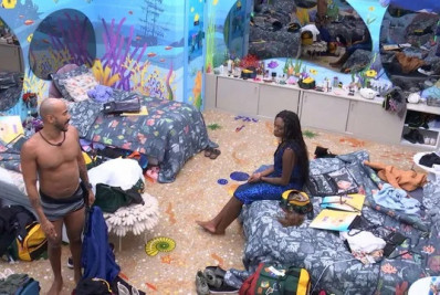 Ricardo deixa a festa mais cedo e explica o motivo: 'Mente está exausta'