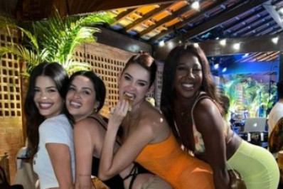 Ana Clara comemora aniversário com a presença de famosos