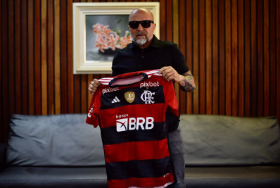 Técnico do Flamengo, Sampaoli desembarca no Rio: 'Espero corresponder à expectativa'