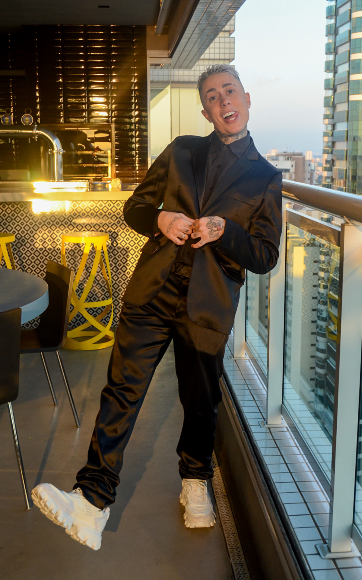 Mel Maia participa das grava&ccedil;&otilde;es do novo clipe de seu namorado, MC Daniel