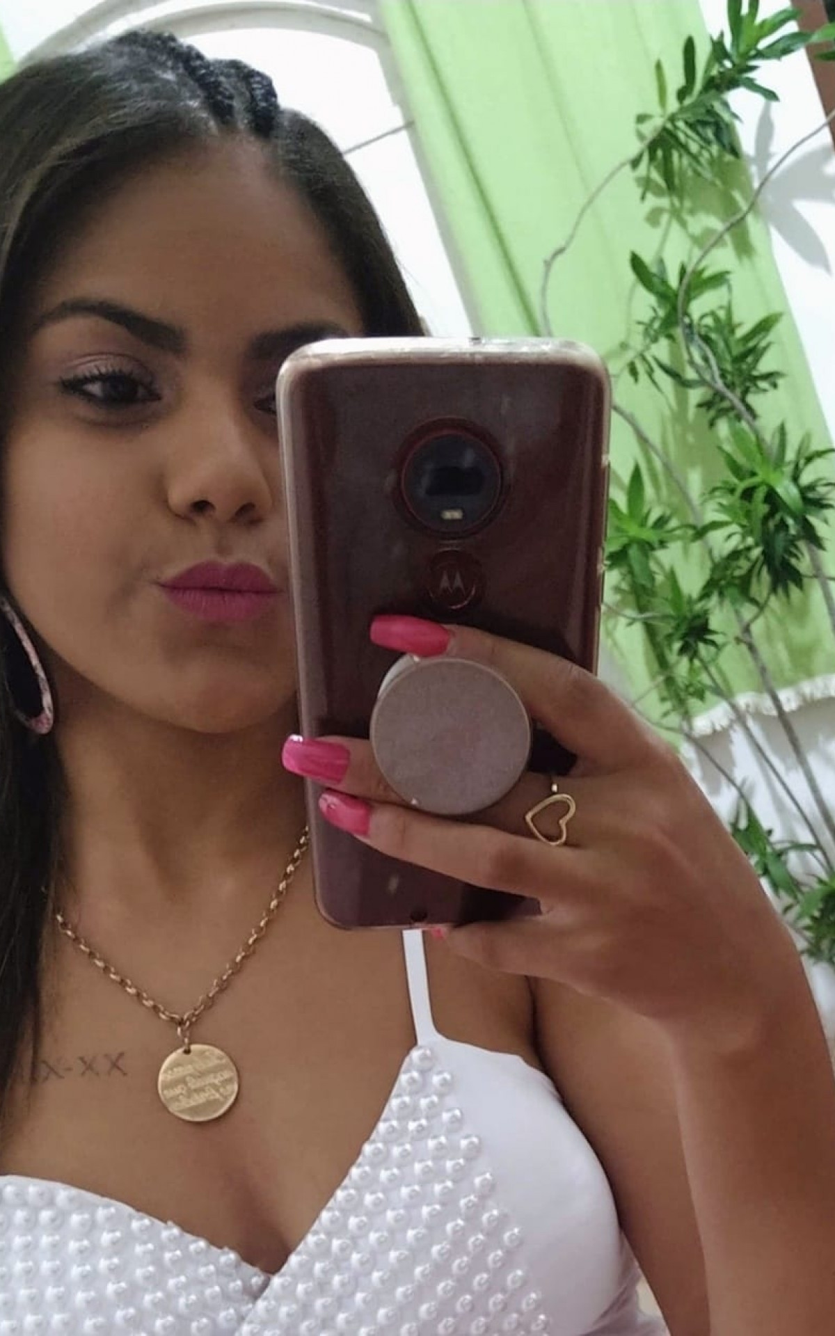 Larissa Dantas, de 20 anos, foi esfaqueada no dia 7 de abril em Cabo Frio - Reprodução