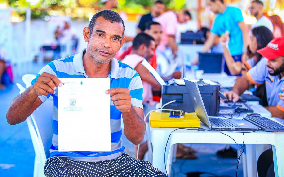 O pedreiro Andr&eacute; dos Santos foi &agrave; a&ccedil;&atilde;o e conseguiu a segunda via do CPF