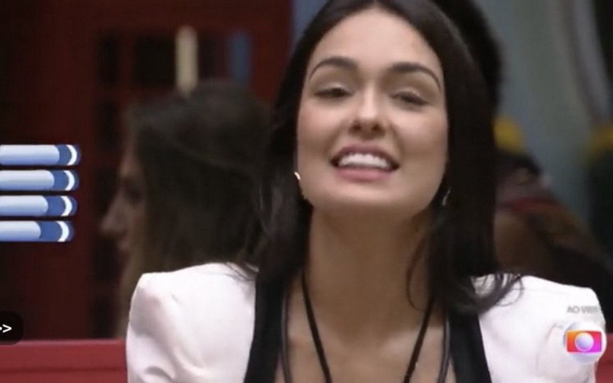 Larissa foi puxada para o pared&atilde;o no contragolpe dado por Domitila