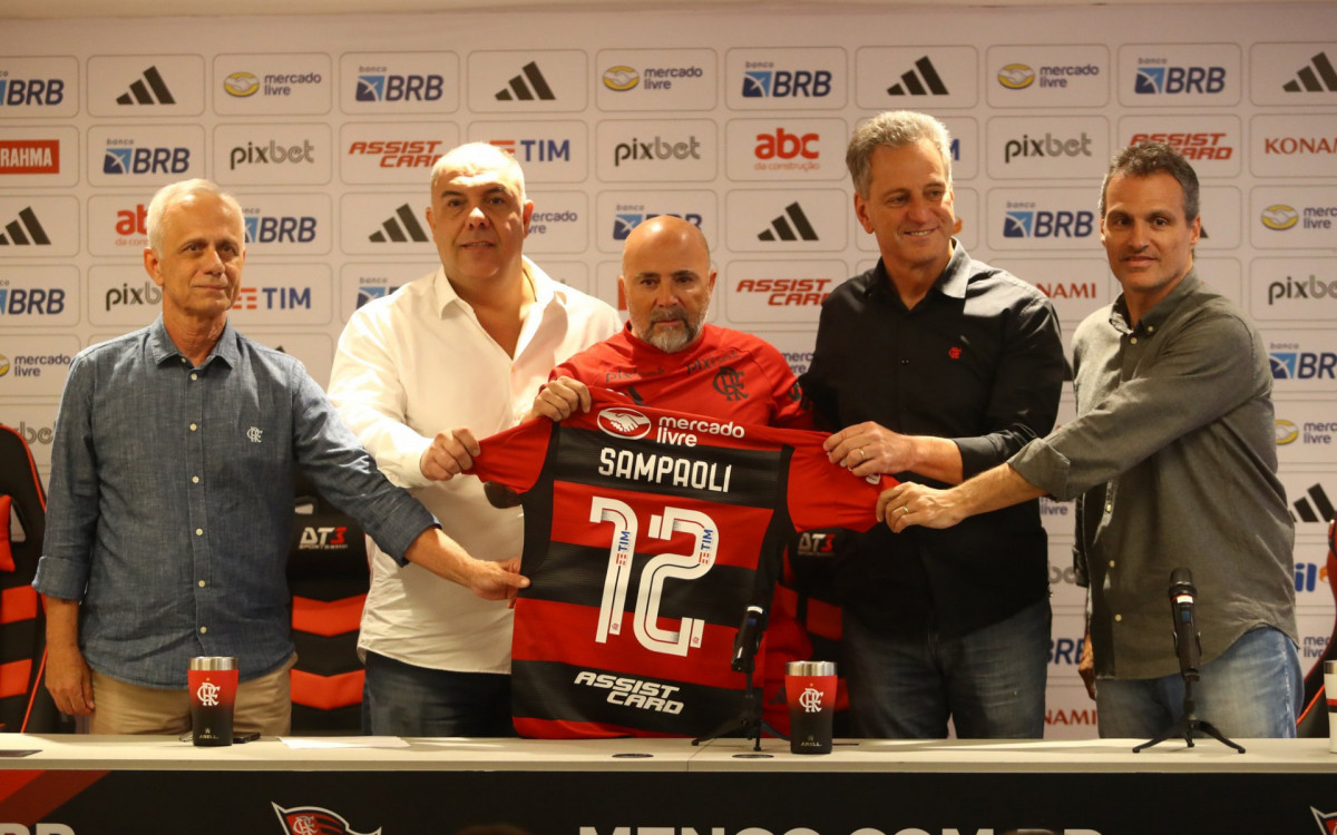 Jorge Sampaoli foi apresentado no Flamengo