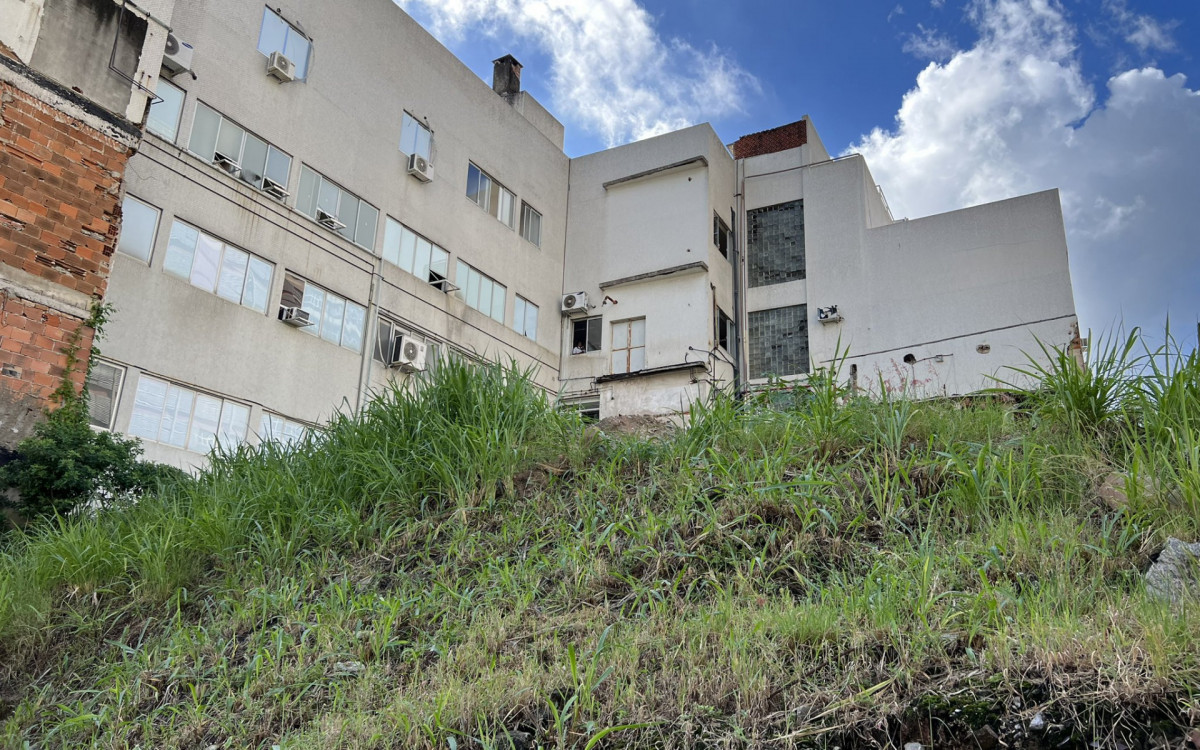 Hospital Federal do Andara sofre com obras inacabadas na Emerg&ecirc;ncia