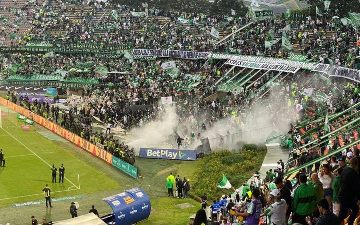 Confus&atilde;o adiou cl&aacute;ssico entre Atl&eacute;tico Nacional e Am&eacute;rica de Cali, na Col&ocirc;mbia